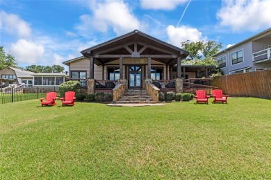 Enjoy lake living in this cozy waterfront log cabin offering 3 - Lake Home For Sale in Tool, Texas