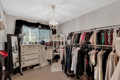 Tucked into the heart of Valleycliffe, this beautiful property - photo 12