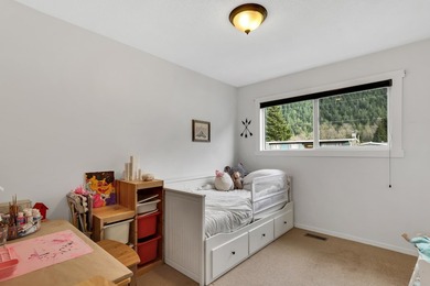 Tucked into the heart of Valleycliffe, this beautiful property - photo 13