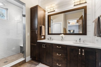 Experience refined city living at 315 N Howes St, where modern - photo 15