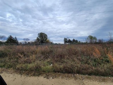 DISCOVER 4.92 ACRES of opportunity just north of Texanna Road - - photo 4