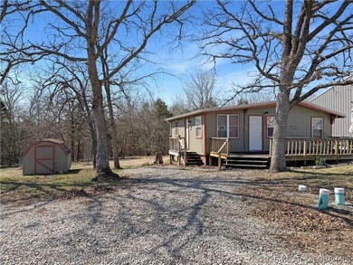 Enjoy the ease of lake living in this updated home with a swim - photo 28