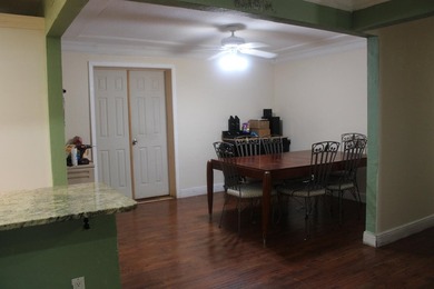 LOCATION,LOCATION,LOCATION OF Sweet Home! Freshly Painted, Long - photo 4