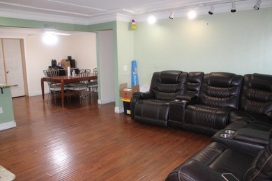 LOCATION,LOCATION,LOCATION OF Sweet Home! Freshly Painted, Long - photo 6