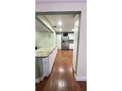 LOCATION,LOCATION,LOCATION OF Sweet Home! Freshly Painted, Long - photo 9