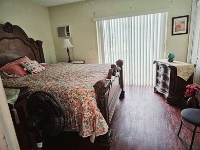 Welcome to easy living! This charming downstairs one-bedroom - photo 11