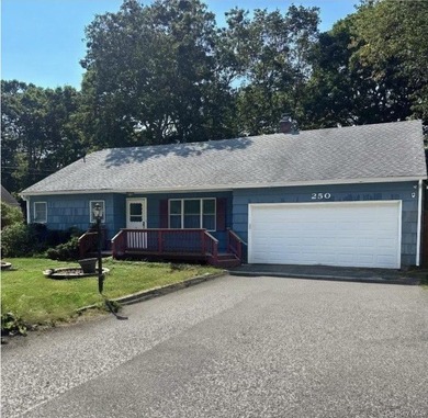 Welcome to this Split Ranch Home, with a little TLC it can be - photo 2
