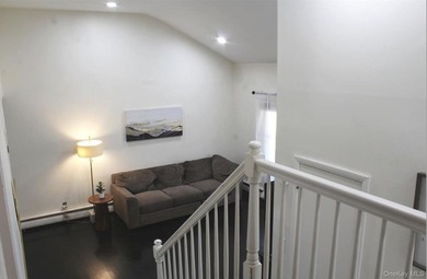 Welcome to this Split Ranch Home, with a little TLC it can be - photo 5