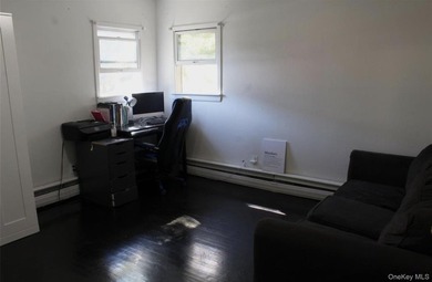 Welcome to this Split Ranch Home, with a little TLC it can be - photo 8