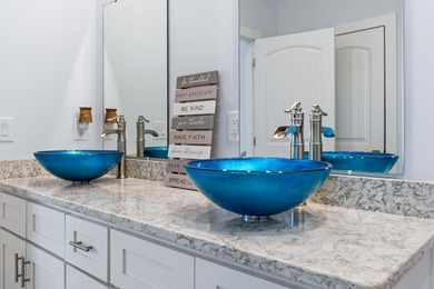 Three-bedroom, two-and-a-half-bathroom, elevated - photo 19