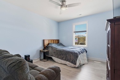 Three-bedroom, two-and-a-half-bathroom, elevated - photo 21