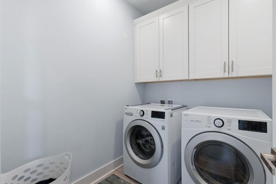 Three-bedroom, two-and-a-half-bathroom, elevated - photo 23