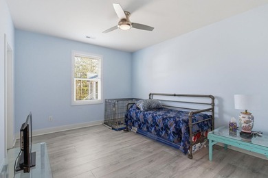 Three-bedroom, two-and-a-half-bathroom, elevated - photo 25