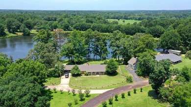 Welcome to The Homeplace, a private lakeside retreat in Hughes - photo 33