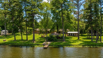 Welcome to The Homeplace, a private lakeside retreat in Hughes - photo 34