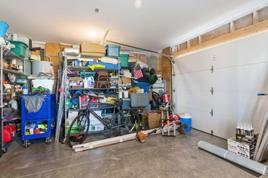 Three-bedroom, two-and-a-half-bathroom, elevated - photo 37