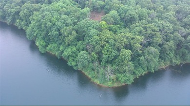 Beautiful lakefront property on SWEPCO Lake offering the perfect - photo 2