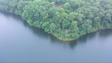 Beautiful lakefront property on SWEPCO Lake offering the perfect - photo 3