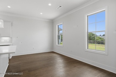 Welcome to luxury living in the sought-after Southampton Garden - photo 14