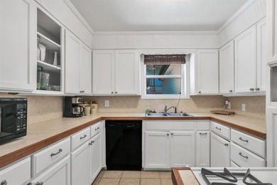 Enjoy seasonal views of Lake Greeson from this 3-bedroom, 2-bath - photo 15