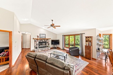 Sizable 3 BR, 2.5 BA 2.5 car att. split bedroom ranch with - photo 15