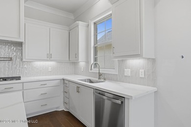 Welcome to luxury living in the sought-after Southampton Garden - photo 16
