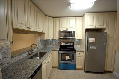 Welcome to this charming first-floor, one-bedroom - photo 6