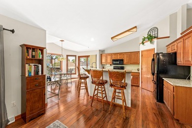Sizable 3 BR, 2.5 BA 2.5 car att. split bedroom ranch with - photo 17