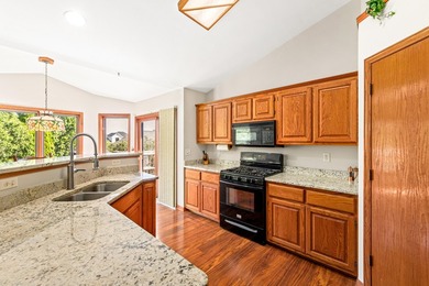 Sizable 3 BR, 2.5 BA 2.5 car att. split bedroom ranch with - photo 18
