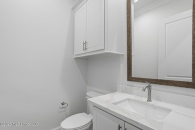 Welcome to luxury living in the sought-after Southampton Garden - photo 22