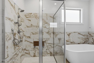 Welcome to luxury living in the sought-after Southampton Garden - photo 26