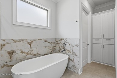 Welcome to luxury living in the sought-after Southampton Garden - photo 27
