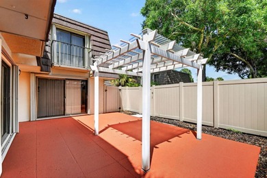 Spacious & bright, 2BR/ 2.5BA townhome in the desirable all-ages - photo 7