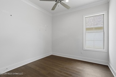 Welcome to luxury living in the sought-after Southampton Garden - photo 29