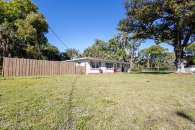 Welcome home to this beautifully updated 3-bedroom plus family - photo 4