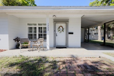 Welcome home to this beautifully updated 3-bedroom plus family - photo 6