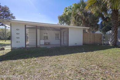 Welcome home to this beautifully updated 3-bedroom plus family - photo 7
