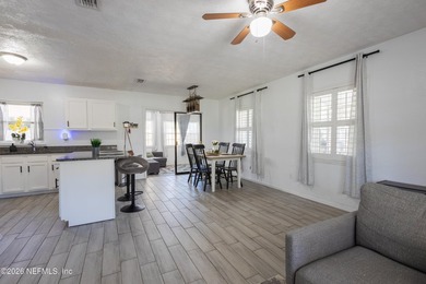 Welcome home to this beautifully updated 3-bedroom plus family - photo 10