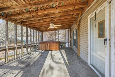 INVESTOR OPPORTUNITY!! Single wide manufactured home situated on