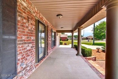 Spacious 4 bed, 3 bath single-story home in South Pointe with - photo 4