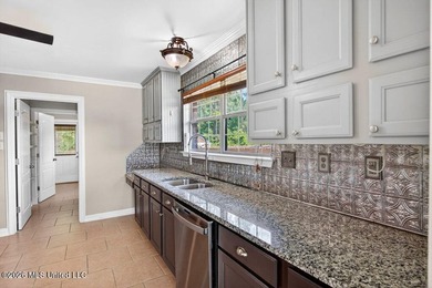Spacious 4 bed, 3 bath single-story home in South Pointe with - photo 9