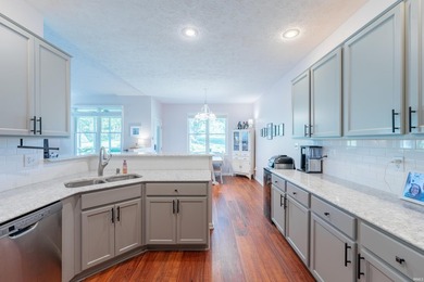 Welcome to this beautifully maintained 3-bedroom, 2-bathroom - photo 11