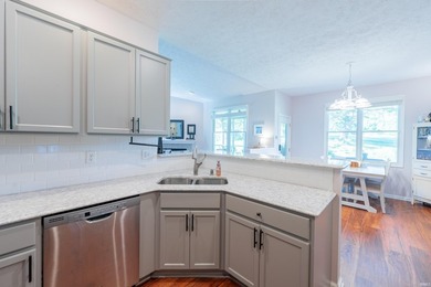 Welcome to this beautifully maintained 3-bedroom, 2-bathroom - photo 13
