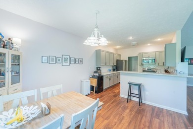Welcome to this beautifully maintained 3-bedroom, 2-bathroom - photo 15