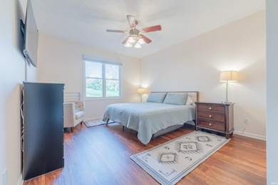 Welcome to this beautifully maintained 3-bedroom, 2-bathroom - photo 18