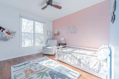 Welcome to this beautifully maintained 3-bedroom, 2-bathroom - photo 25
