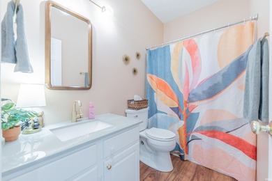 Welcome to this beautifully maintained 3-bedroom, 2-bathroom - photo 27