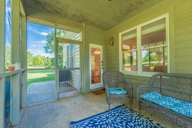 Welcome to this beautifully maintained 3-bedroom, 2-bathroom - photo 29