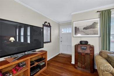 This home is conveniently located Midtown and is move-in ready - photo 3