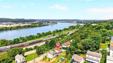 Welcome home to this adorable 2 story home with beautiful river - photo 30